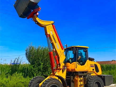 Operation precautions for underground loaders